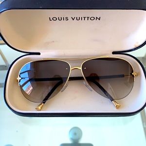 ❤️Louis Vuitton Clockwise Canvas Sunglass Like new
